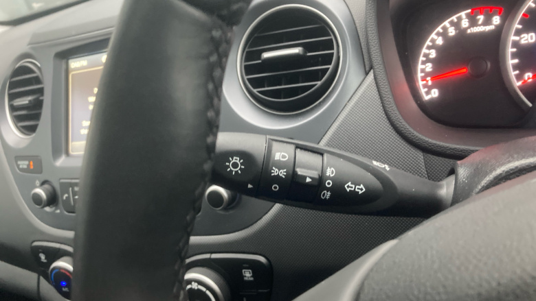 Hyundai i10 1.2 Premium SE 5dr Auto Petrol Hatchback